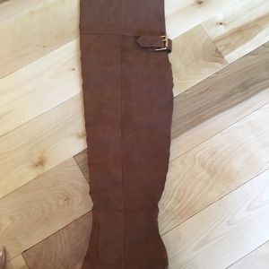 Knee high heeled boots